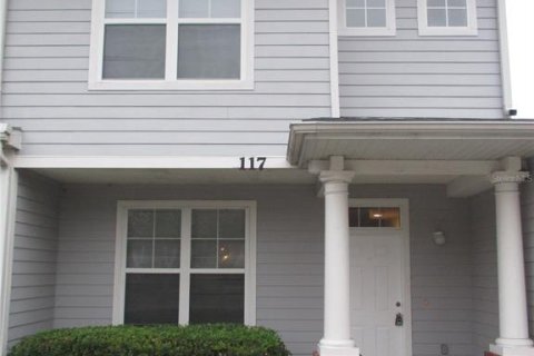 Townhouse in Gainesville, Florida 2 bedrooms, 141.95 sq.m. № 1346703 - photo 1