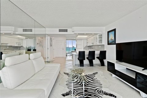 Condo in Deerfield Beach, Florida, 1 bedroom  № 1176962 - photo 9