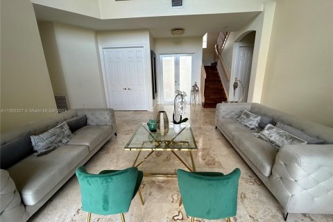Villa ou maison à vendre à Miramar, Floride: 4 chambres № 535696 - photo 5