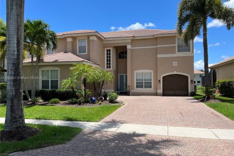 Villa ou maison à vendre à Miramar, Floride: 4 chambres № 535696 - photo 1