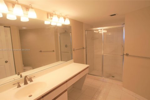 Condo in Aventura, Florida, 2 bedrooms  № 1268901 - photo 22