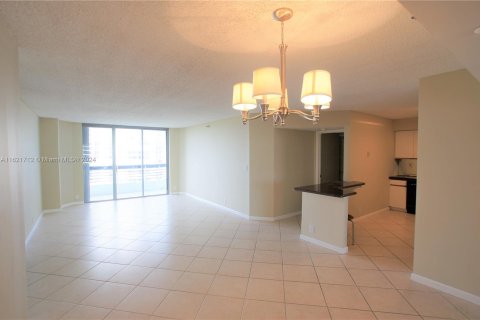 Copropriété à vendre à Aventura, Floride: 2 chambres, 109.72 m2 № 1268901 - photo 8