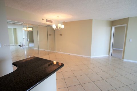 Copropriété à vendre à Aventura, Floride: 2 chambres, 109.72 m2 № 1268901 - photo 4