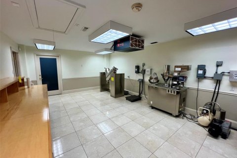 Immobilier commercial à vendre à Bradenton, Floride: 401.71 m2 № 1381433 - photo 22