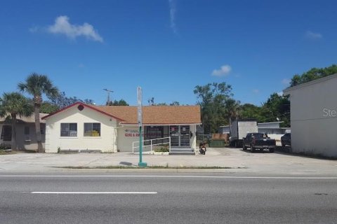 Commercial property in Titusville, Florida № 1381403 - photo 1