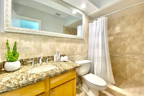 Casa en venta en Hollywood, Florida, 4 dormitorios, 262.63 m2 № 741638 - foto 15