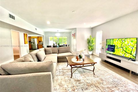 Casa en venta en Hollywood, Florida, 4 dormitorios, 262.63 m2 № 741638 - foto 11