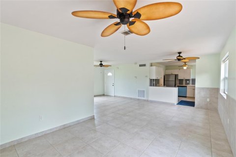 Villa ou maison à vendre à North Port, Floride: 3 chambres, 116.41 m2 № 1251665 - photo 7