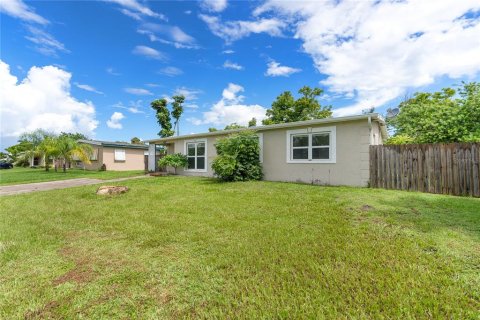 Villa ou maison à vendre à North Port, Floride: 3 chambres, 116.41 m2 № 1251665 - photo 3