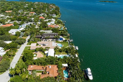 House in Miami, Florida 4 bedrooms, 329.9 sq.m. № 1309194 - photo 8