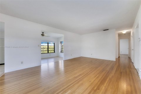 Casa en venta en Miami, Florida, 3 dormitorios, 135.64 m2 № 1404467 - foto 4