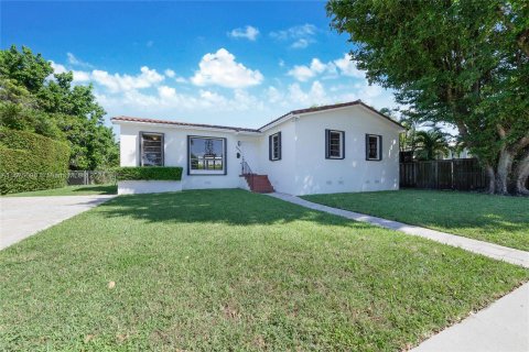 Villa ou maison à vendre à Miami, Floride: 3 chambres, 135.64 m2 № 1404467 - photo 1