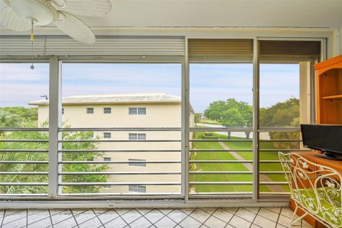 Condo in Coconut Creek, Florida, 2 bedrooms  № 1079644 - photo 19