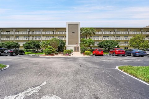 Copropriété à vendre à Coconut Creek, Floride: 2 chambres, 120.77 m2 № 1079644 - photo 3