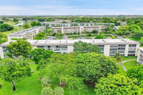 Condominio en venta en Coconut Creek, Florida, 2 dormitorios, 120.77 m2 № 1079644 - foto 15