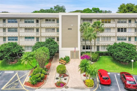 Condominio en venta en Coconut Creek, Florida, 2 dormitorios, 120.77 m2 № 1079644 - foto 17