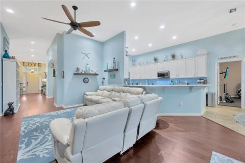 Casa en venta en Wesley Chapel, Florida, 4 dormitorios, 243.22 m2 № 1267957 - foto 18