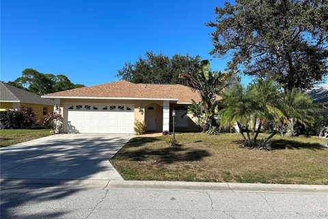 House in Sarasota, Florida 3 bedrooms, 122.26 sq.m. № 1388998 - photo 1