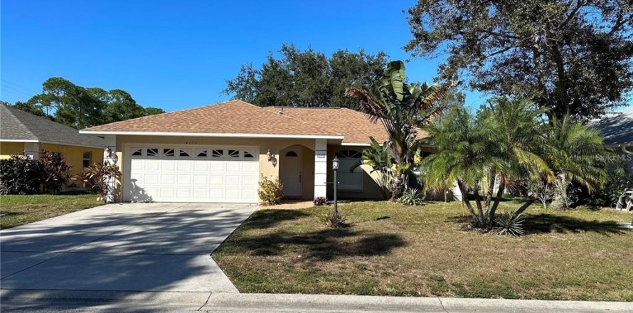 House in Sarasota, Florida 3 bedrooms, 122.26 sq.m. № 1388998