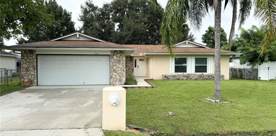 House in Kissimmee, Florida 3 bedrooms, 145.39 sq.m. № 1389000