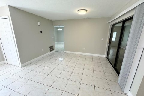 House in Kissimmee, Florida 3 bedrooms, 145.39 sq.m. № 1389000 - photo 9