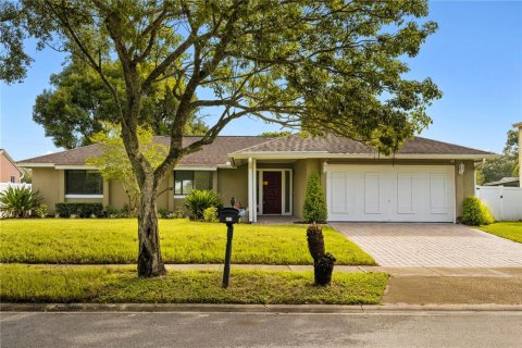 House in Orlando, Florida 4 bedrooms, 187.57 sq.m. № 1388999 - photo 3