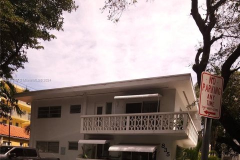 Condo in Miami Beach, Florida, 1 bedroom  № 1404416 - photo 2