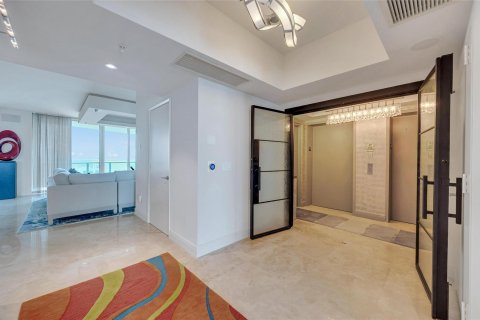 Condo in Fort Lauderdale, Florida, 3 bedrooms  № 1077503 - photo 21