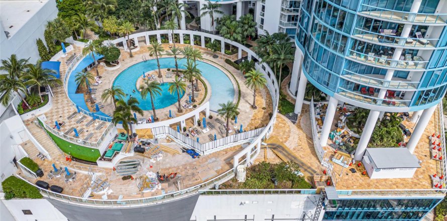 Condominio en Fort Lauderdale, Florida, 3 dormitorios  № 1077503