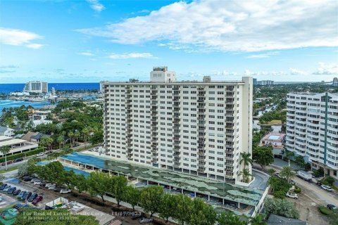 Copropriété à vendre à Fort Lauderdale, Floride: 2 chambres, 113.15 m2 № 1077505 - photo 9