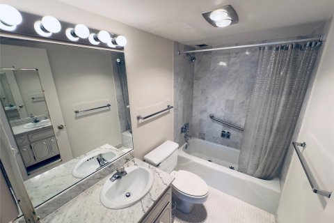 Condo in Fort Lauderdale, Florida, 2 bedrooms  № 1077505 - photo 21