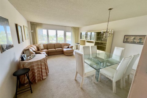 Condo in Fort Lauderdale, Florida, 2 bedrooms  № 1077505 - photo 23