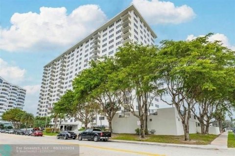 Copropriété à vendre à Fort Lauderdale, Floride: 2 chambres, 113.15 m2 № 1077505 - photo 8