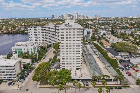 Condo in Fort Lauderdale, Florida, 2 bedrooms  № 1077505 - photo 28