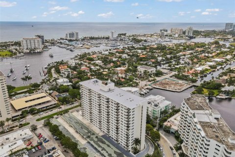 Copropriété à vendre à Fort Lauderdale, Floride: 2 chambres, 113.15 m2 № 1077505 - photo 1