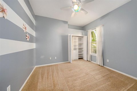 House in Tampa, Florida 5 bedrooms, 277.41 sq.m. № 1343850 - photo 6