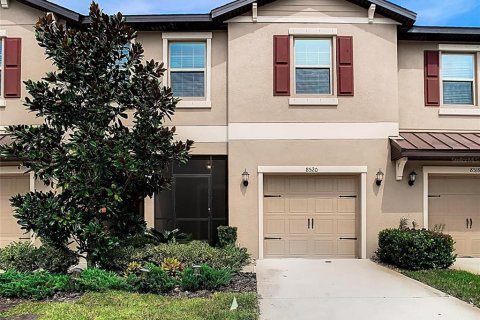 Townhouse in New Port Richey, Florida 3 bedrooms, 154.78 sq.m. № 1343852 - photo 2