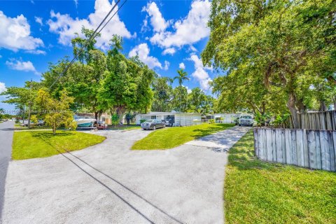 Immobilier commercial à vendre à Hallandale Beach, Floride № 1232250 - photo 10