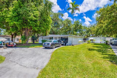 Immobilier commercial à vendre à Hallandale Beach, Floride № 1232250 - photo 13