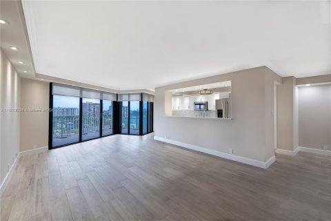 Copropriété à vendre à Miami, Floride: 2 chambres, 135.36 m2 № 1232247 - photo 2