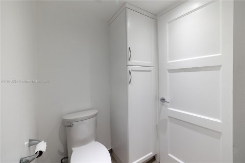 Copropriété à vendre à Miami, Floride: 2 chambres, 135.36 m2 № 1232247 - photo 24