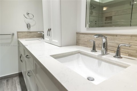 Condominio en venta en Miami, Florida, 2 dormitorios, 135.36 m2 № 1232247 - foto 18