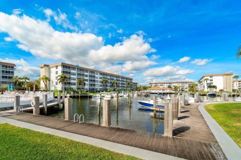 Condominio en venta en Delray Beach, Florida, 2 dormitorios, 111.48 m2 № 1222369 - foto 16