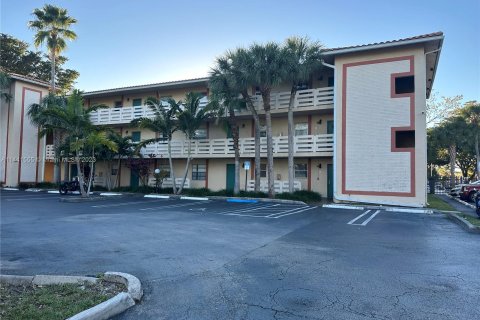 Condominio en venta en Coral Springs, Florida, 2 dormitorios, 71.26 m2 № 683725 - foto 1