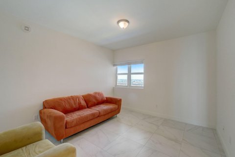 Condominio en venta en Riviera Beach, Florida, 2 dormitorios, 172.05 m2 № 1134908 - foto 28