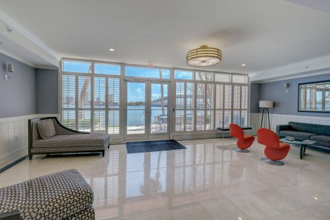 Condominio en venta en Riviera Beach, Florida, 2 dormitorios, 172.05 m2 № 1134908 - foto 18