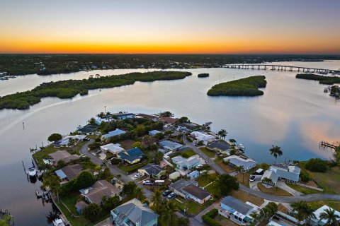 House in Stuart, Florida 3 bedrooms, 107.95 sq.m. № 1134909 - photo 19