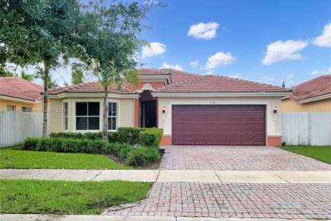 Casa en venta en Homestead, Florida, 4 dormitorios, 193.33 m2 № 1348961 - foto 1