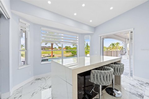 Villa ou maison à vendre à Cape Coral, Floride: 3 chambres, 230.68 m2 № 823949 - photo 18