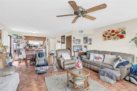 Condominio en venta en Kissimmee, Florida, 3 dormitorios, 116.13 m2 № 995321 - foto 8